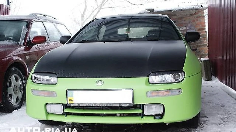 Mazda 323 2