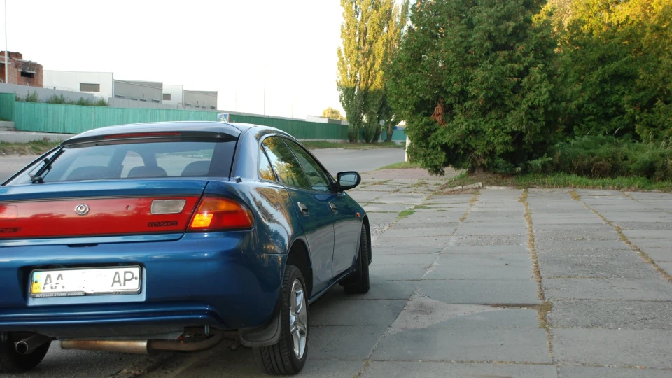 Mazda 323 3