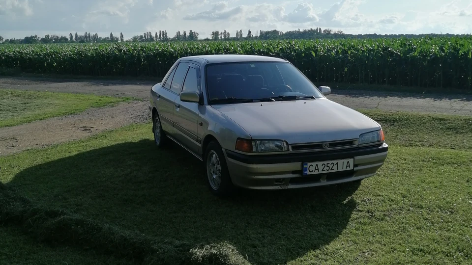 Mazda 323