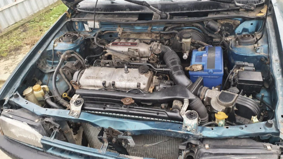 Mazda 323 4