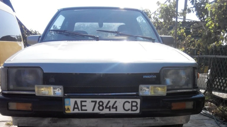 Mazda 323 2