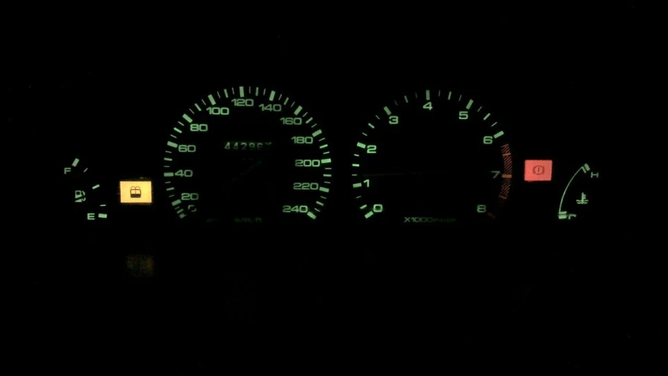 Mazda 323 2