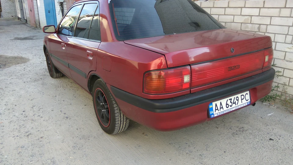 Mazda 323