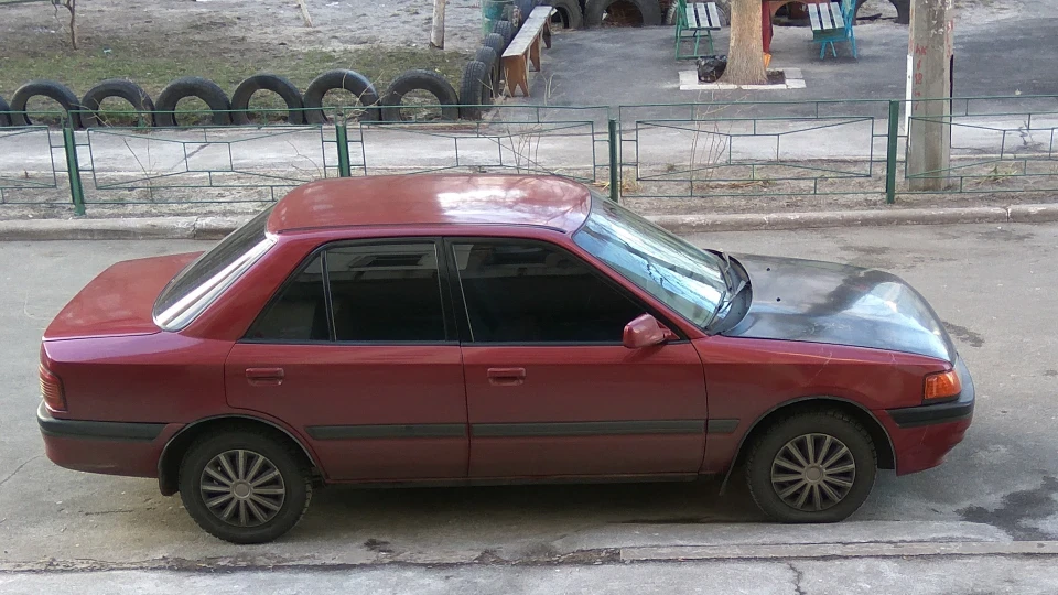 Mazda 323 4