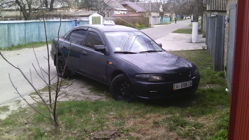 Mazda 323 4