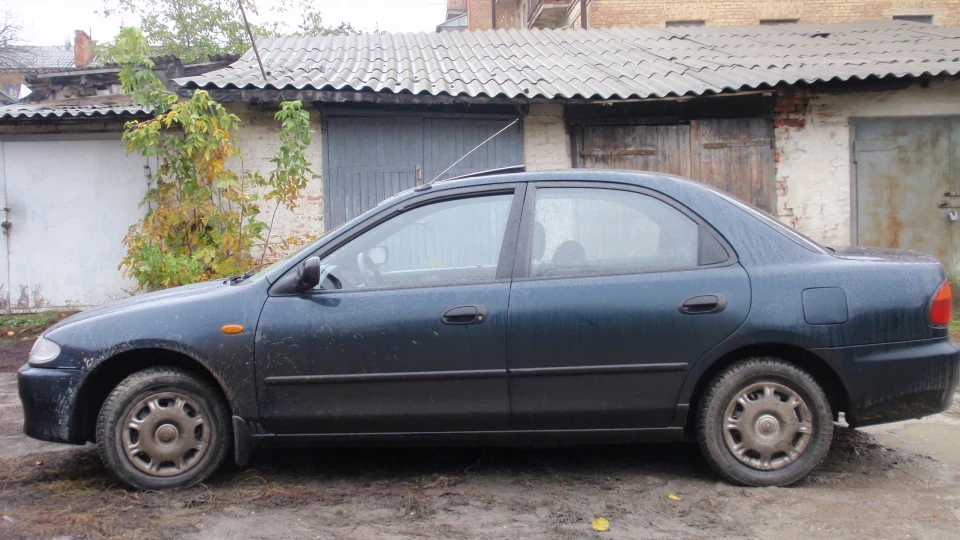 Mazda 323 3