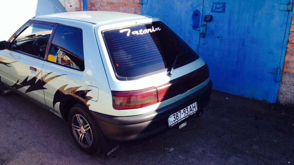 Mazda 323 2