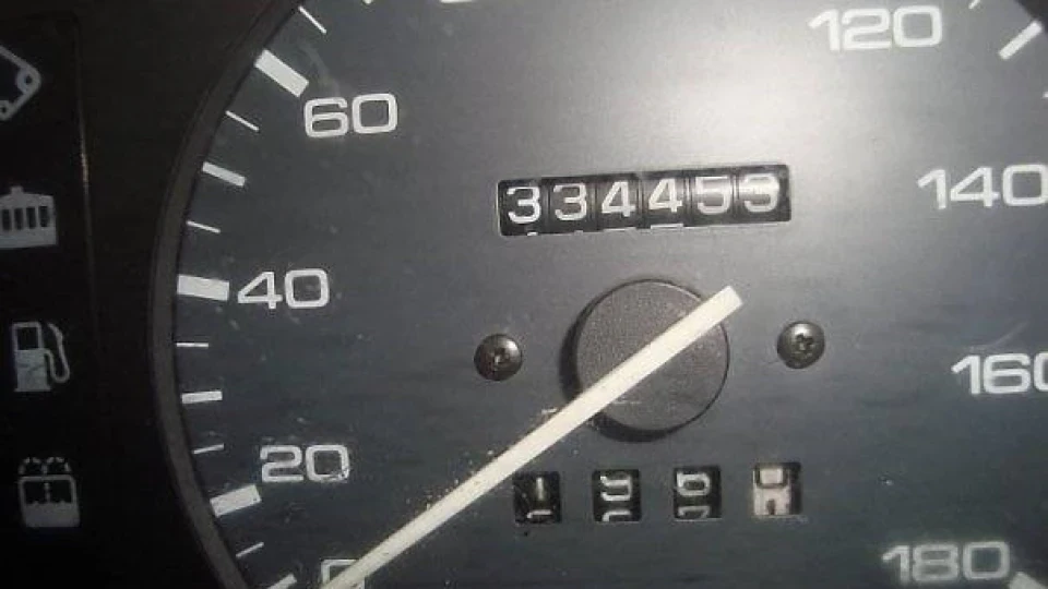 Mazda 323 2