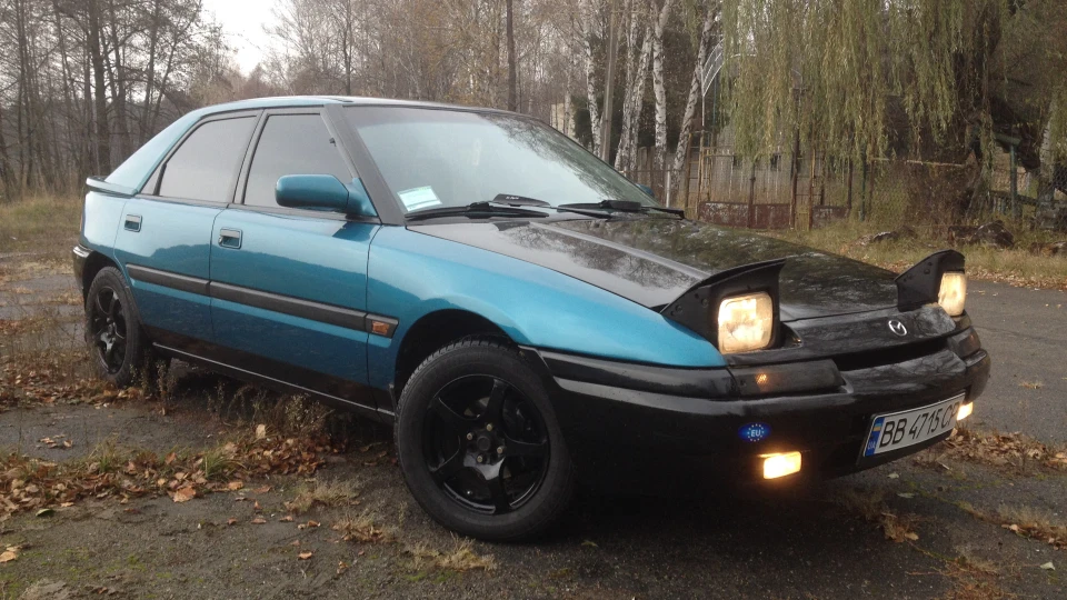 Mazda 323 5
