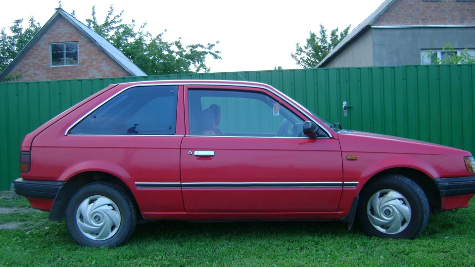 Mazda 323 3