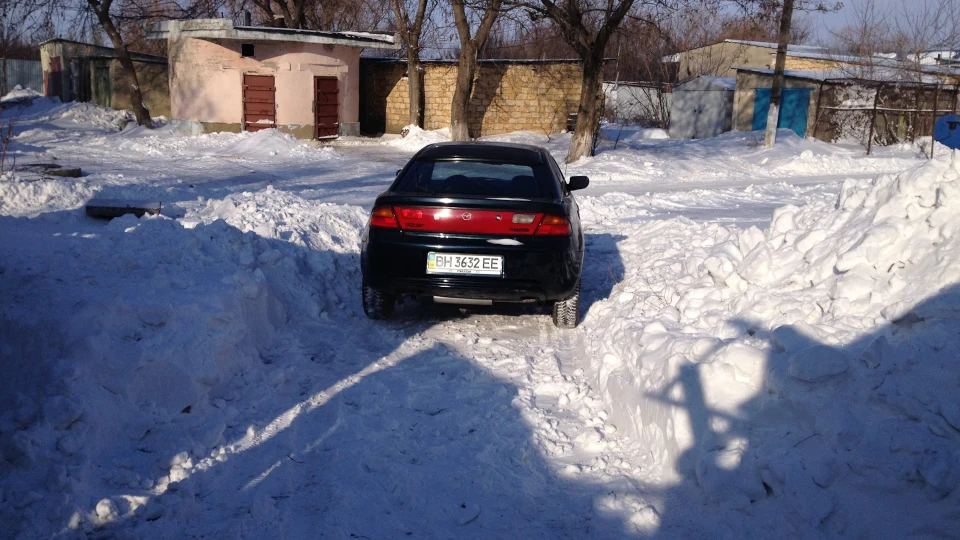 Mazda 323 2