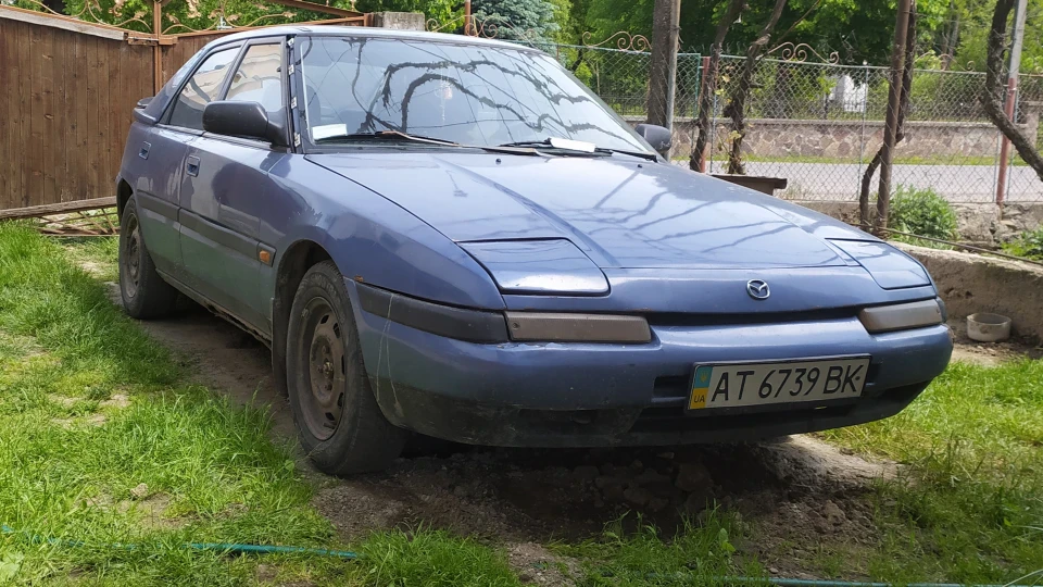 Mazda 323 2