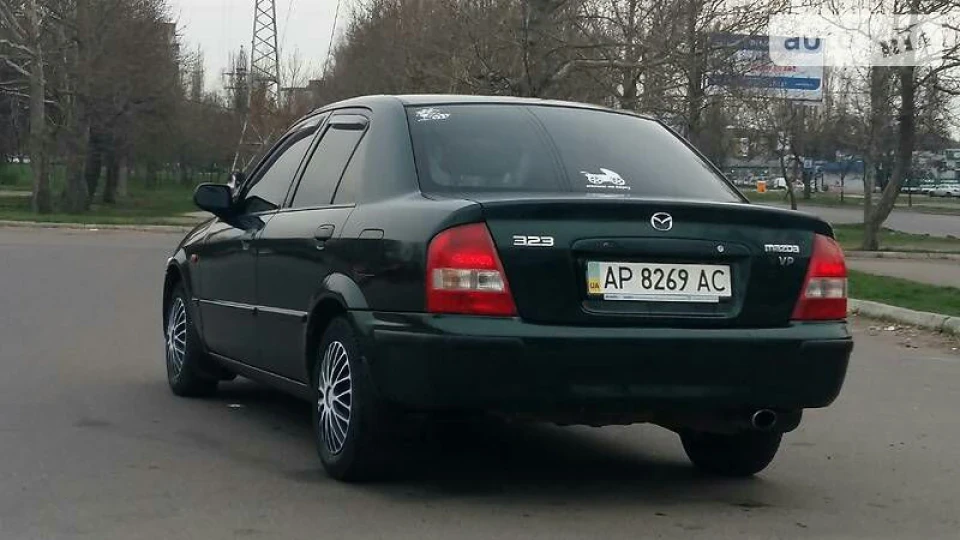 Mazda 323 2