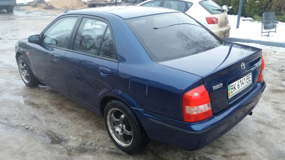 Mazda 323 3