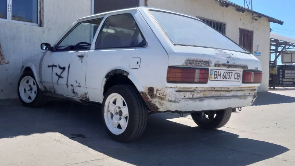 Mazda 323 3