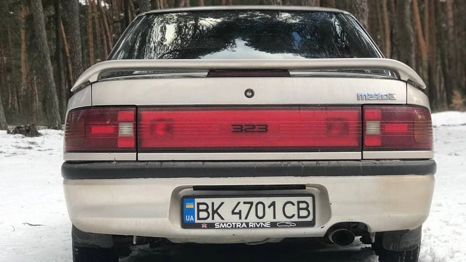 Mazda 323 2