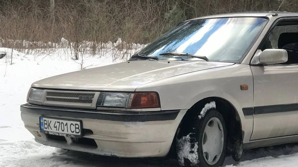 Mazda 323 4