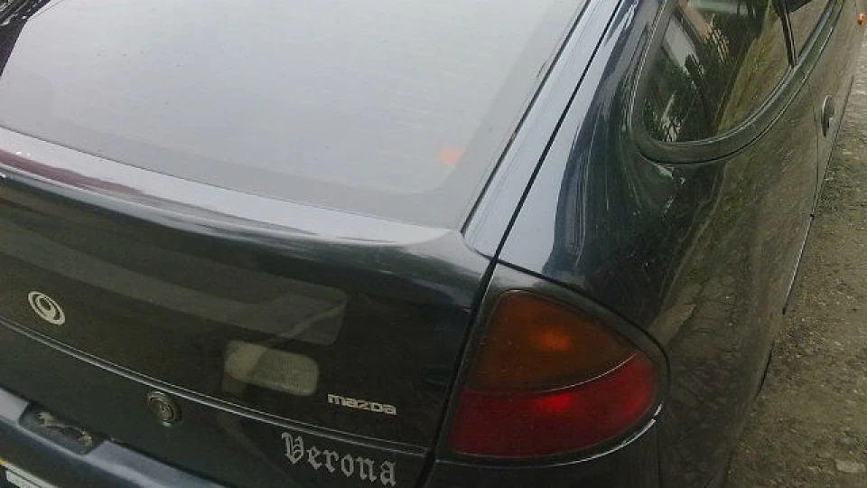 Mazda 323 2