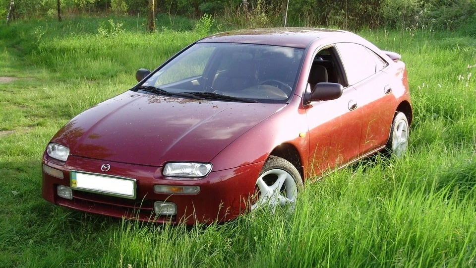 Mazda 323 4