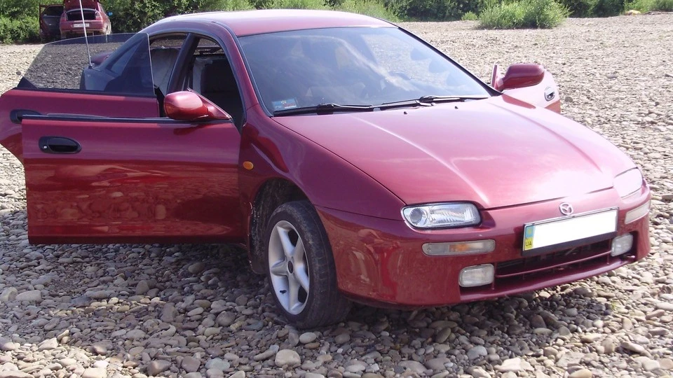 Mazda 323 5
