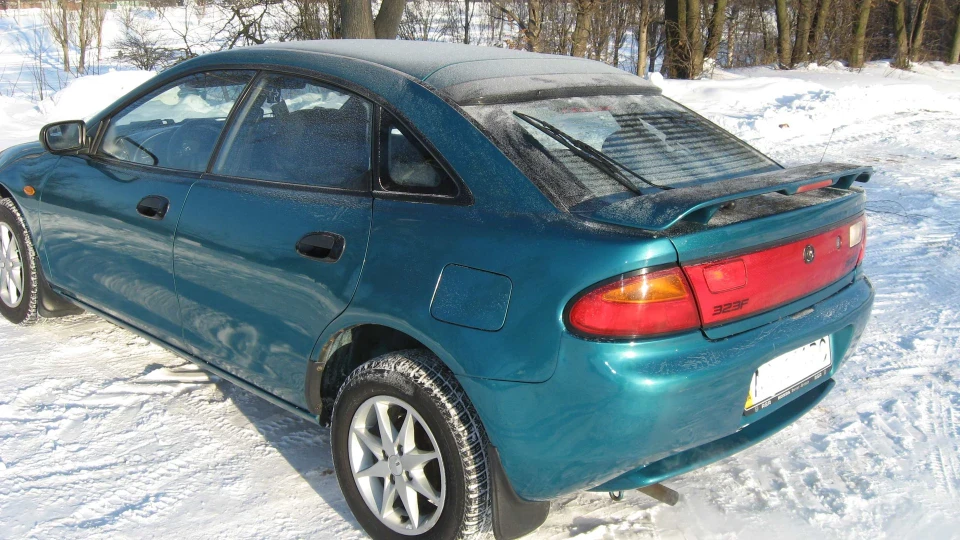 Mazda 323 4