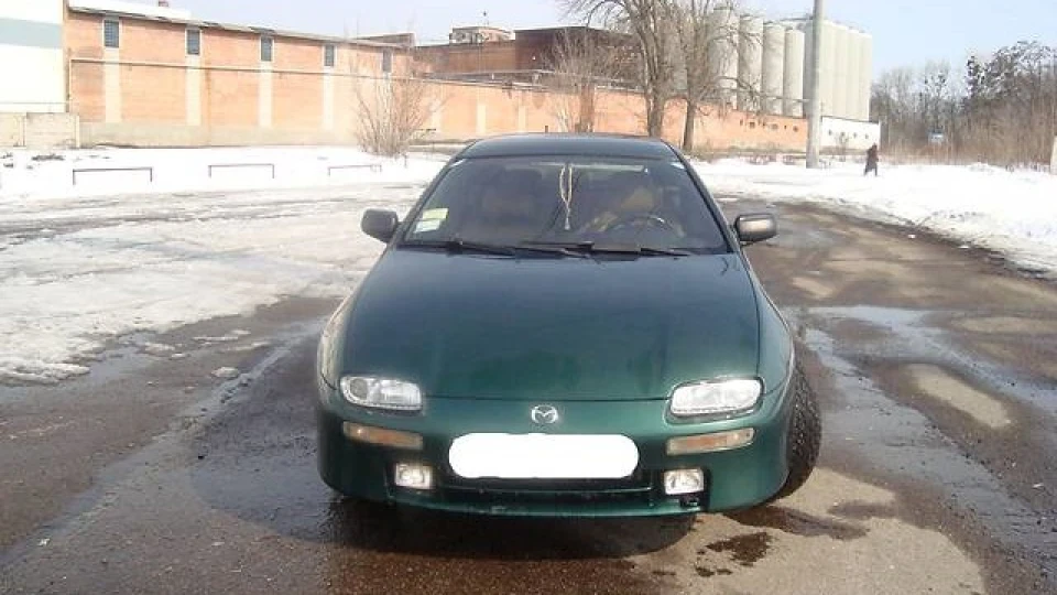 Mazda 323 2