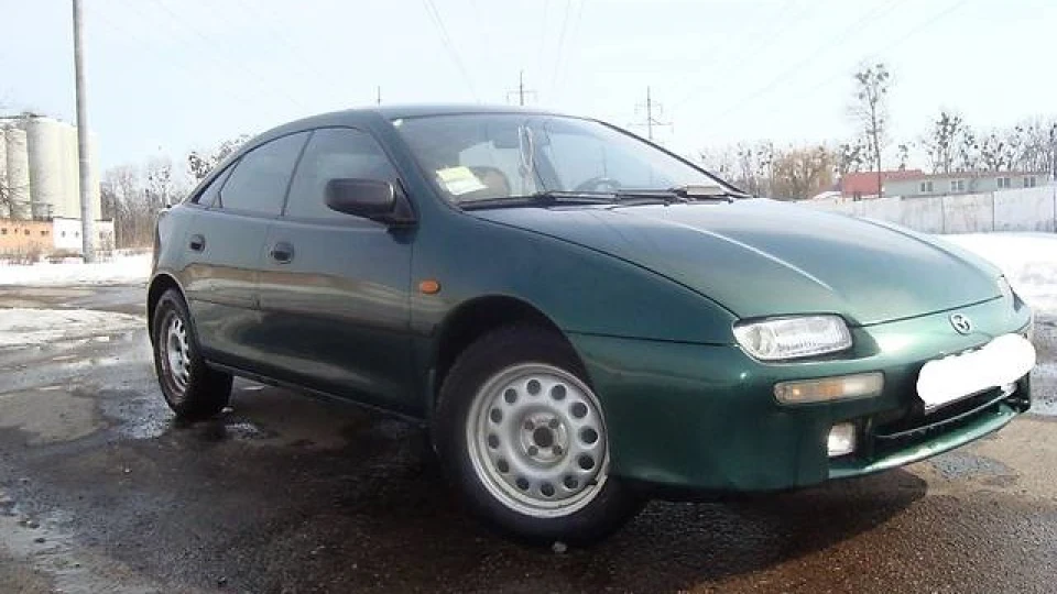 Mazda 323 4