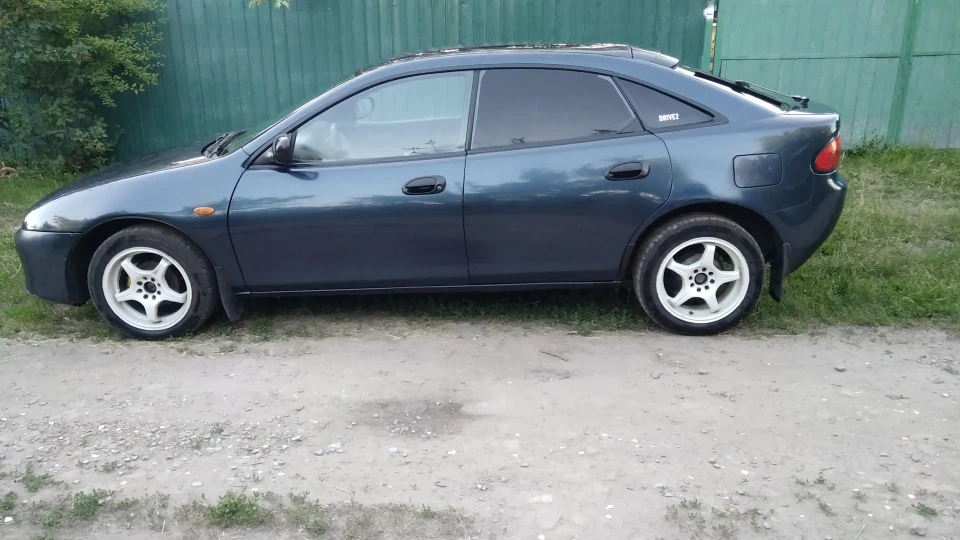 Mazda 323 2