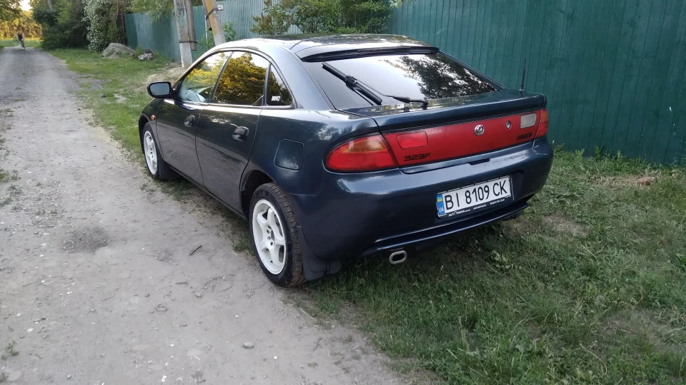 Mazda 323 3