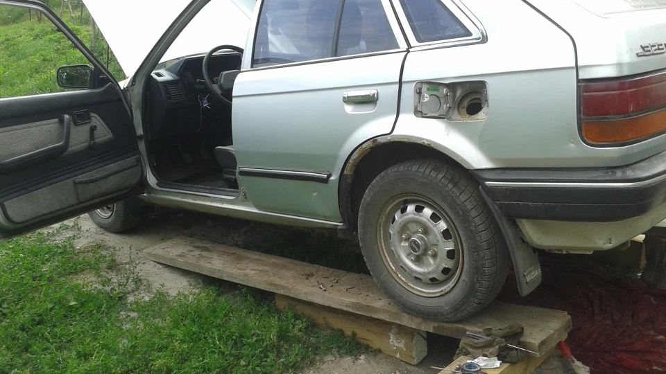 Mazda 323 )))) 5