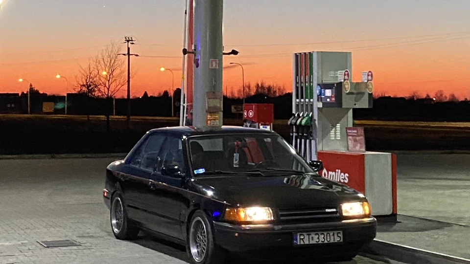 Mazda 323