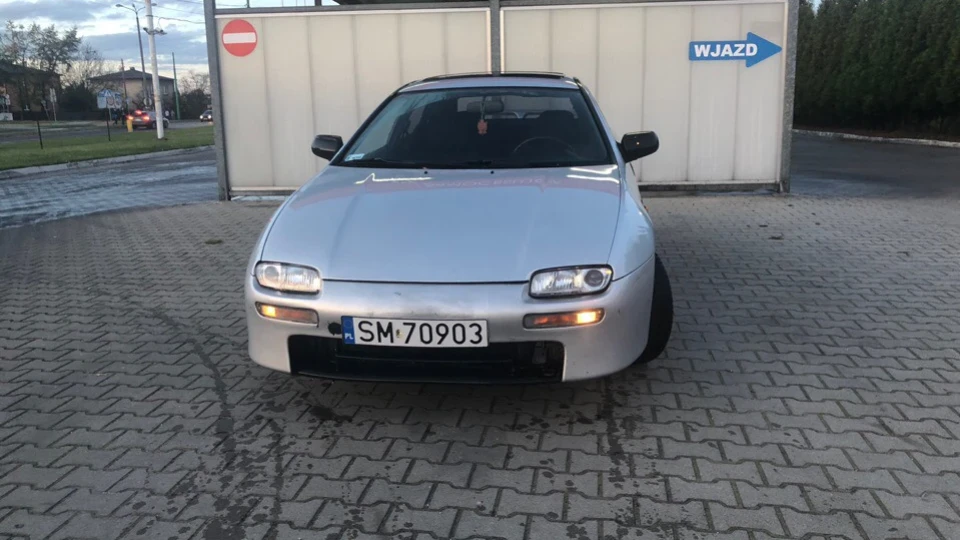 Mazda 323