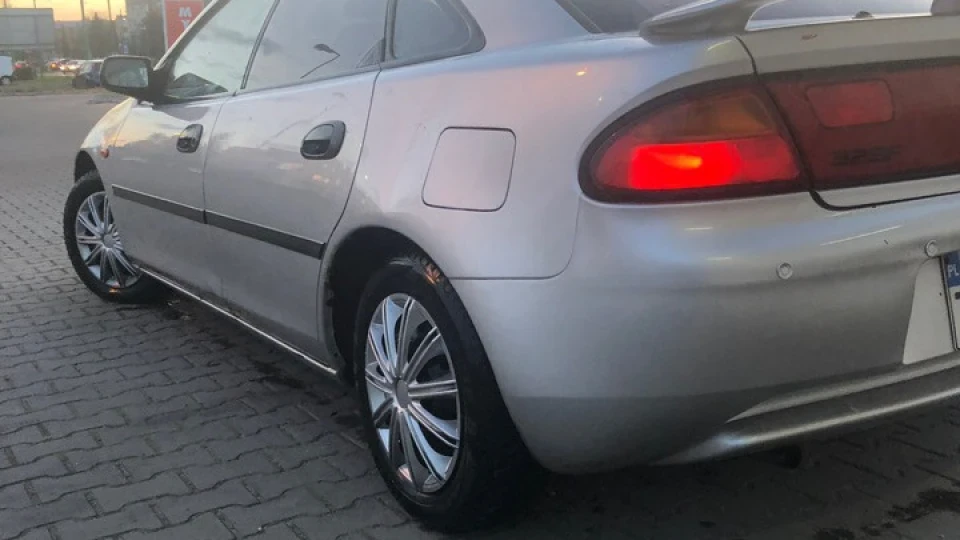 Mazda 323 5