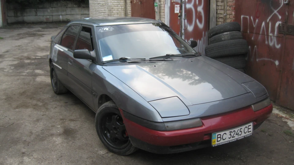 Mazda 323 4