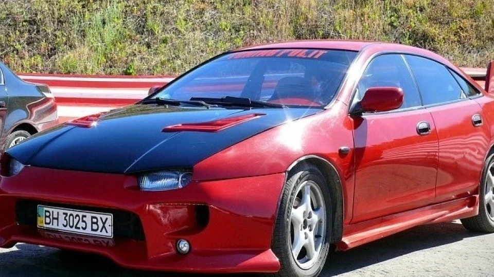 Mazda 323 2