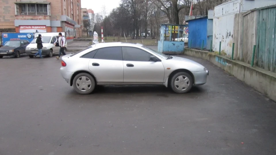 Mazda 323 3