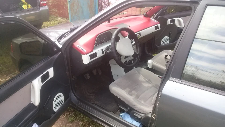 Mazda 323 2