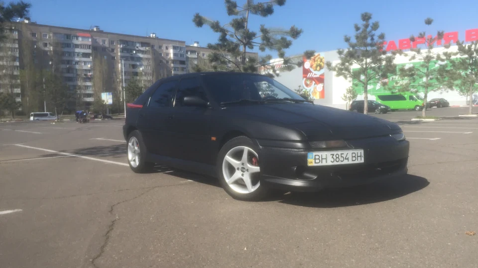 Mazda 323 2