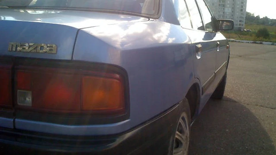Mazda 323