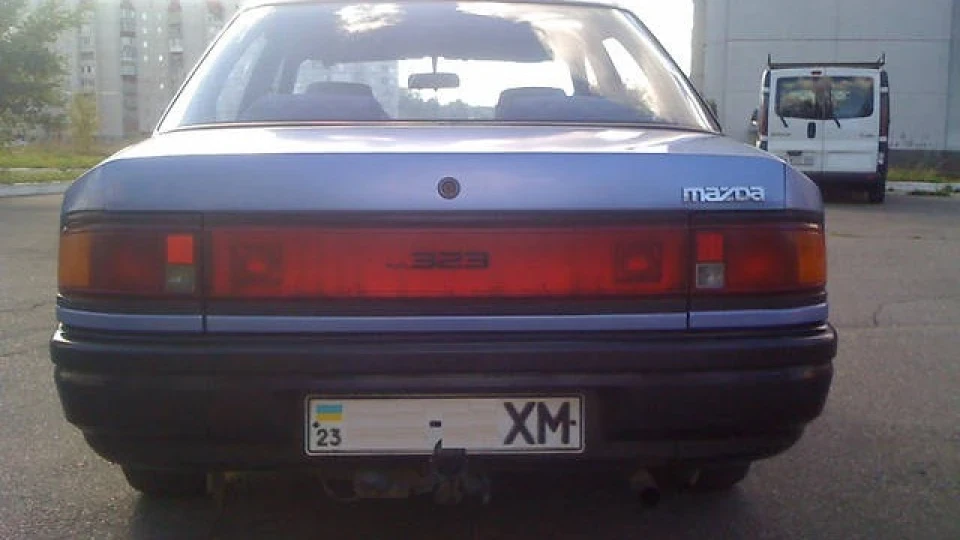 Mazda 323 4