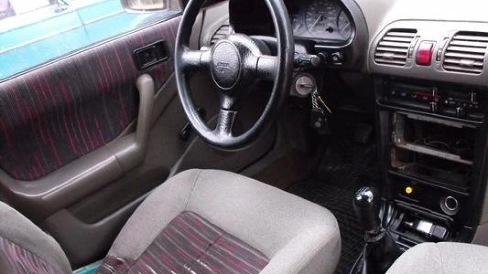 Mazda 323 2
