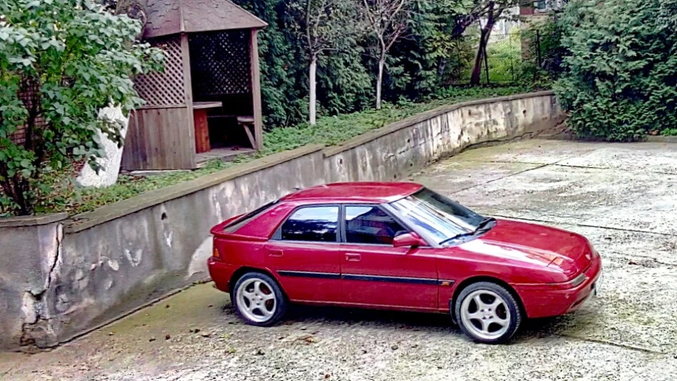 Mazda 323 3