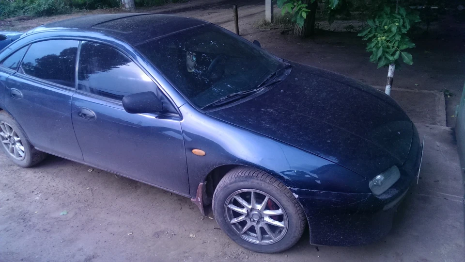 Mazda 323 2