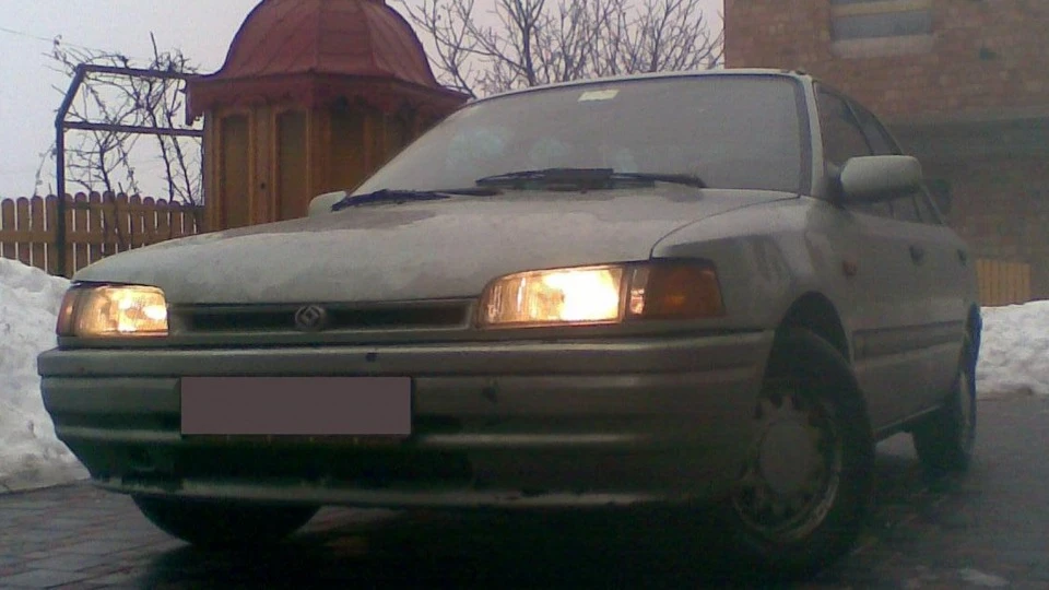 Mazda 323