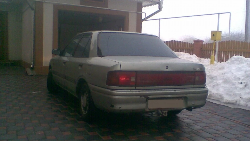 Mazda 323 2