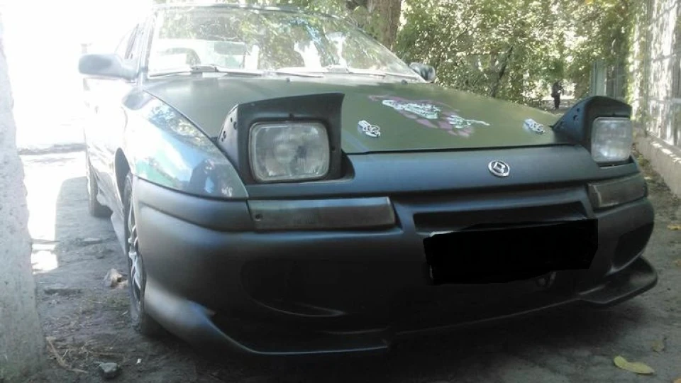 Mazda 323 2