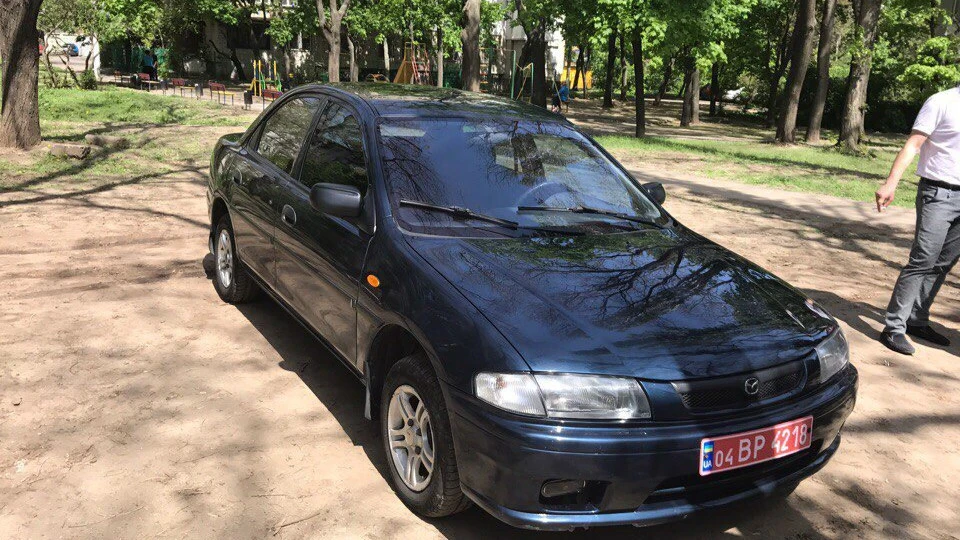 Mazda 323 2