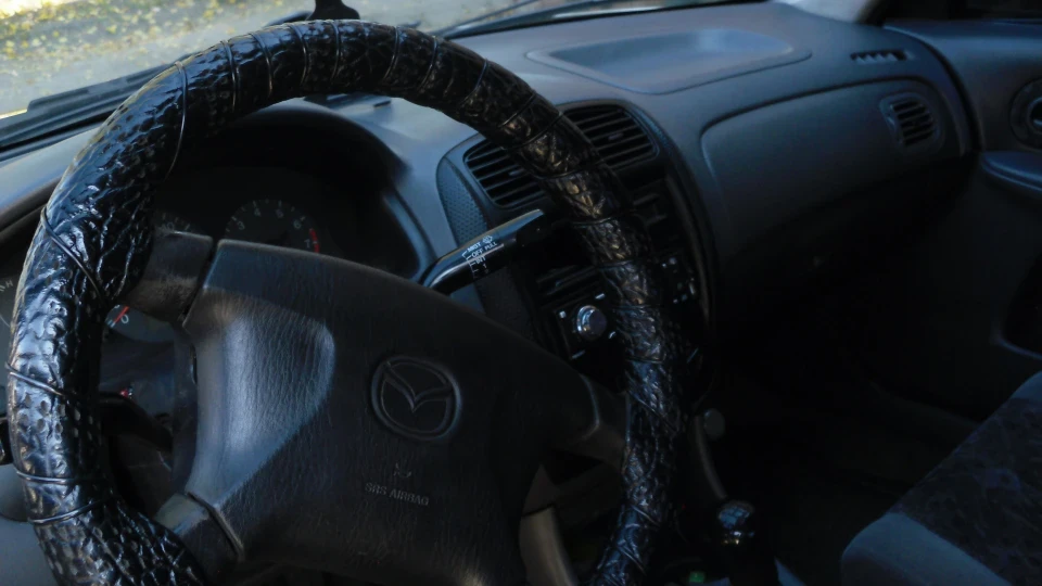 Mazda 323