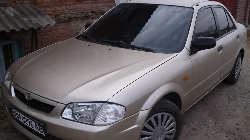 Mazda 323 3