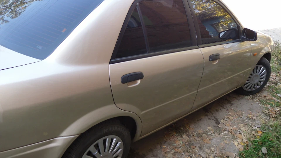 Mazda 323 5